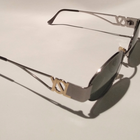Yves Saint Laurent 1990 Women's Vintage Sunglasses - Picture 7 of 16